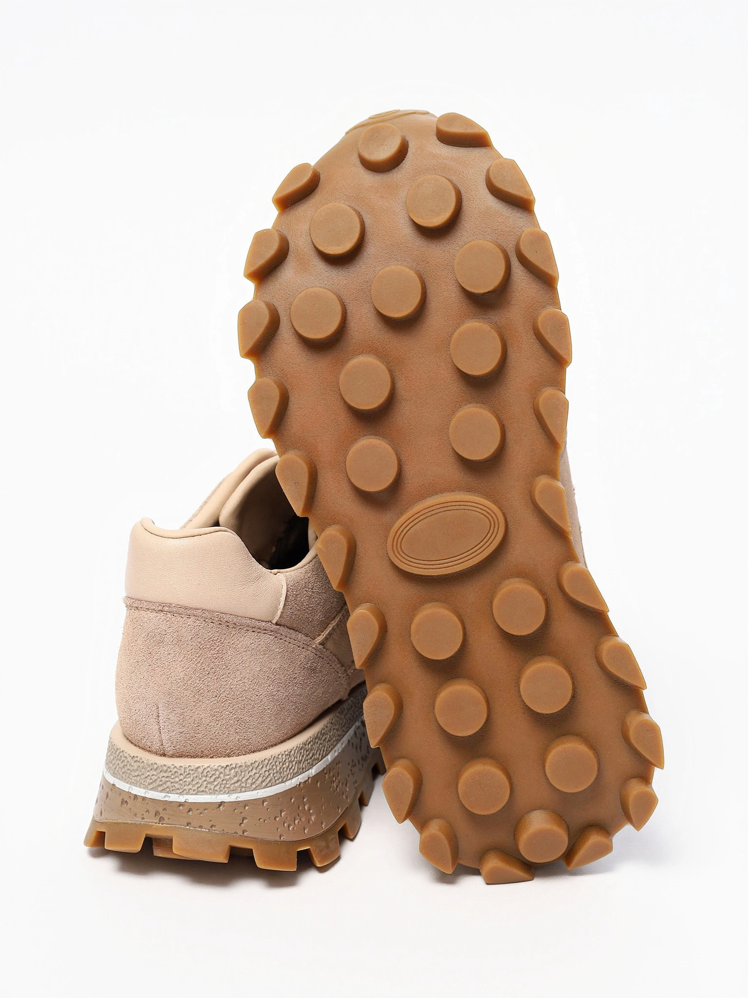 Кроссовки комбинированные бежевого цвета на рельефной подошве